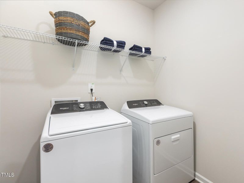 RAL_RiverGlen_Chandler_Laundry_64WhiteBi