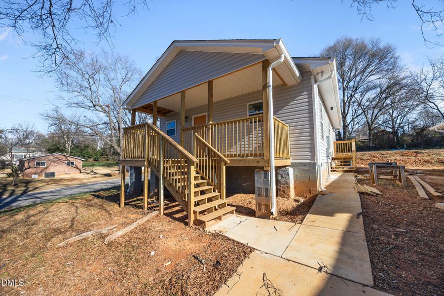 1-web-or-mls-1105 8th St EX 003