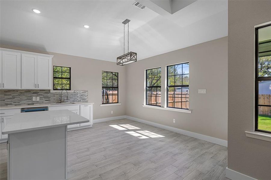 Spacious, unfurnished interior of a new home in , Granbury (Image 19).