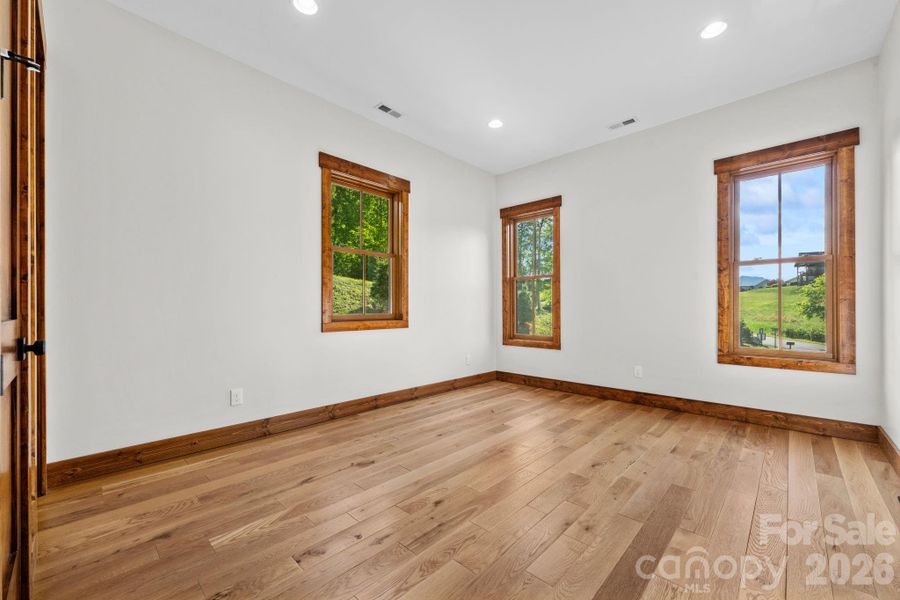 Spacious, unfurnished interior of a new home in , Banner Elk (Image 36).