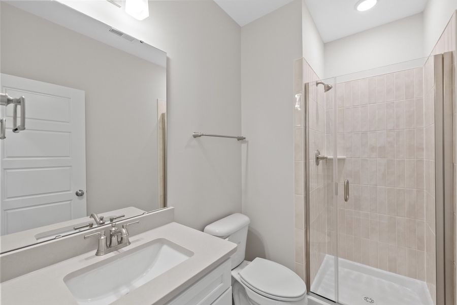 Representative furnished interior of a home built from the The Chandler by RobuckHomes in Baylee Ridge, Selma (Image 117).