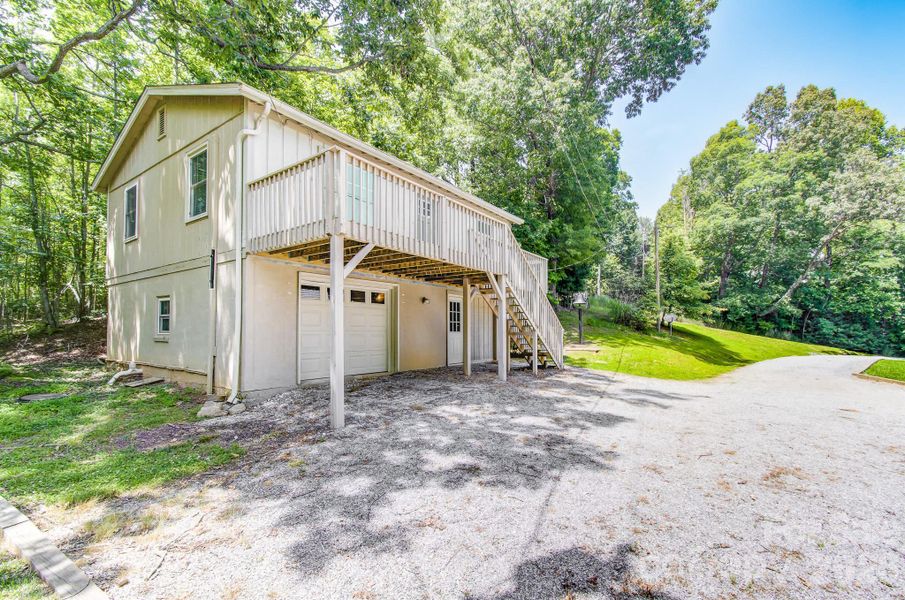 Second home with garage Second home with garage