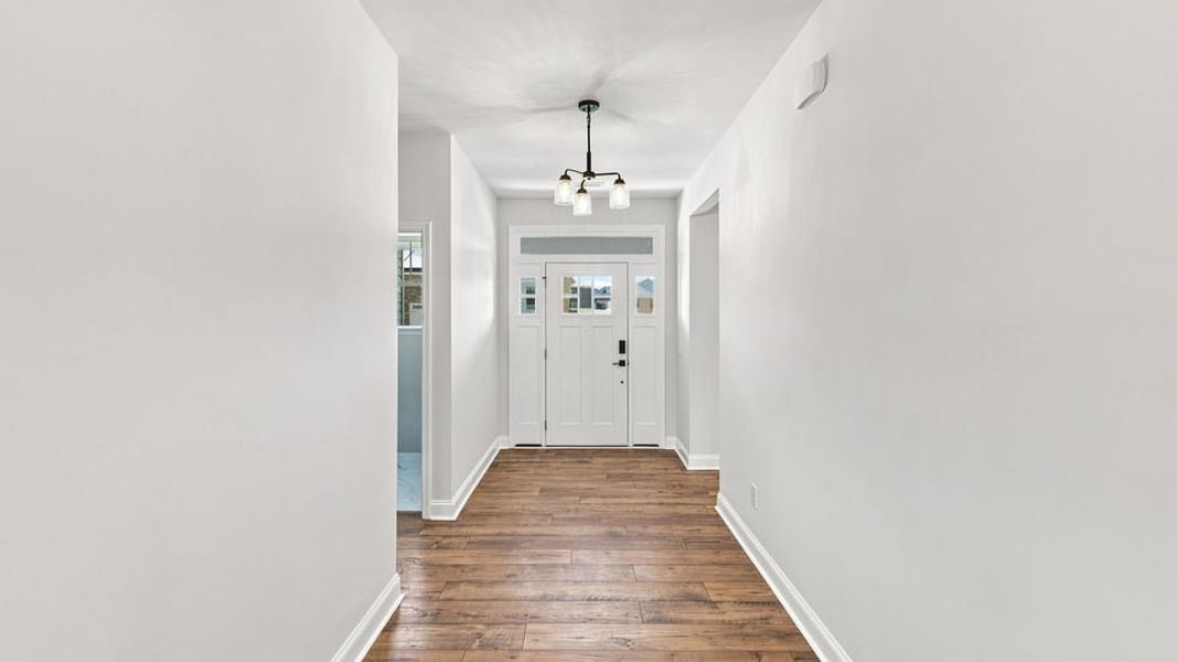 Spacious, unfurnished interior of a new home in Shadowood, Seneca (Image 17).