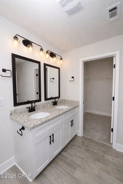 Furnished interior view inside a new home in Fox Glenn, Panama City (Image 10).