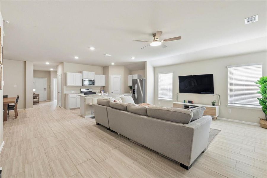Furnished interior view inside a new home in Hickory Grove, Denton (Image 15).