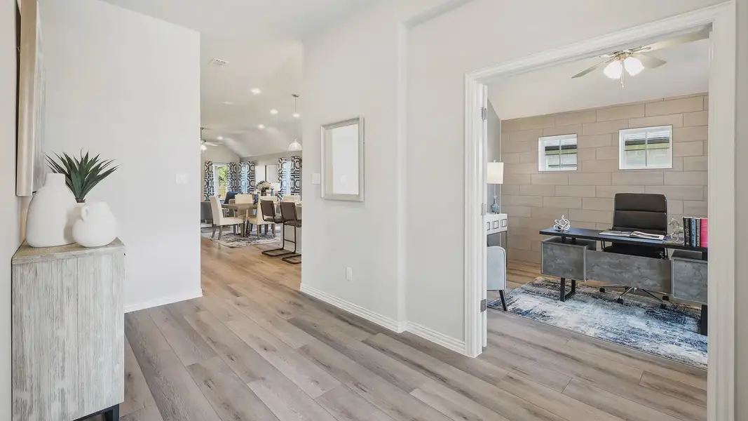 Furnished interior view inside a new home in Hulen Trails, Fort Worth (Image 3).