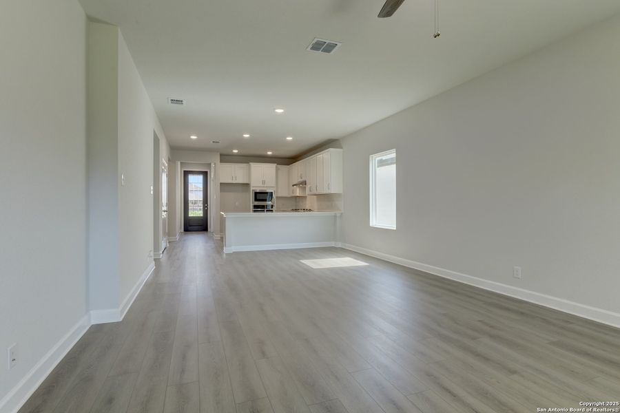 Spacious, unfurnished interior of a new home in Enclave at Hennersby Hollow 50's, San Antonio (Image 22). Spacious, unfurnished interior of a new home in Enclave at Hennersby Hollow 50's, San Antonio (Image 22).