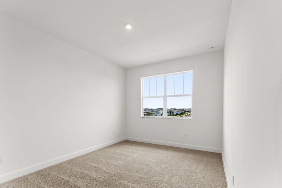 Spacious, unfurnished interior of a new home in Tradition, Port St. Lucie (Image 8).