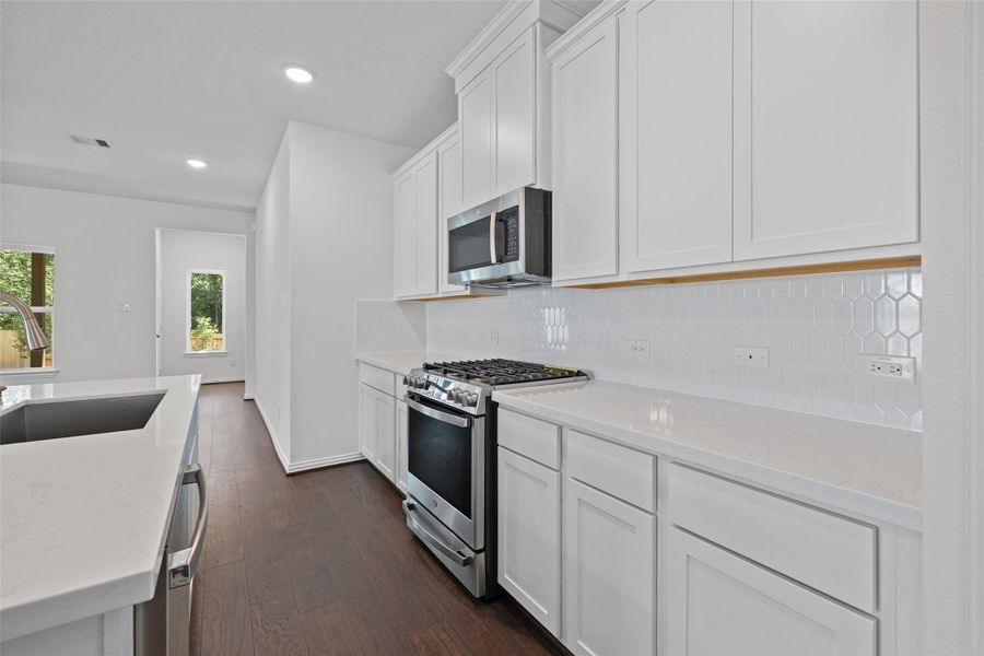 Furnished interior view inside a new home in The Woodlands Hills, Willis (Image 10). Furnished interior view inside a new home in The Woodlands Hills, Willis (Image 10).