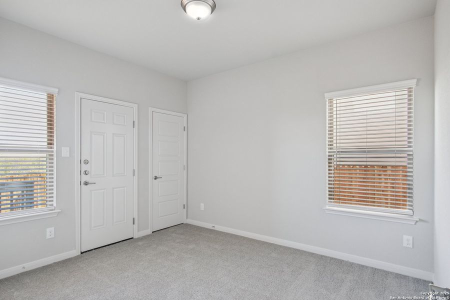 Spacious, unfurnished interior of a new home in Magnolia Village North, San Antonio (Image 38).