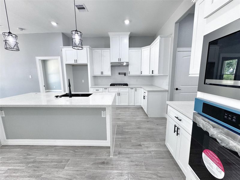 l images used are for illustrative purposes only and are intended to convey the concept and vision of the homes. They are for guidance only, may change as work progresses, and do not necessarily represent a true and accurate depiction of the finished product, and specifications may vary.