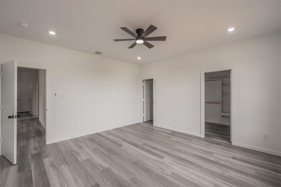 Spacious, unfurnished interior of a new home in , Granbury (Image 11). Spacious, unfurnished interior of a new home in , Granbury (Image 11).