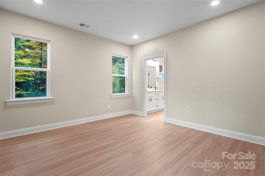 Spacious, unfurnished interior of a new home in , Charlotte (Image 32).
