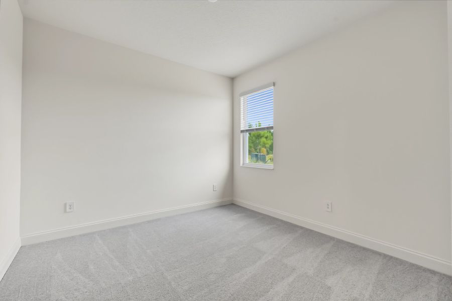 Spacious, unfurnished interior of a new home in Tamarack at Two Rivers, Zephyrhills (Image 20).