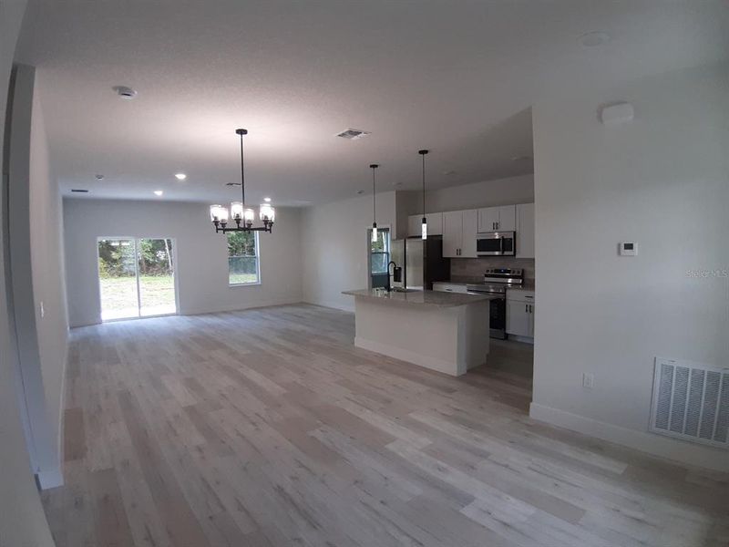 Spacious, unfurnished interior of a new home in , Ocala (Image 11).