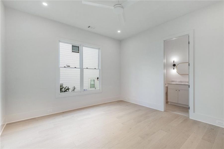 Spacious, unfurnished interior of a new home in , Atlanta (Image 40).