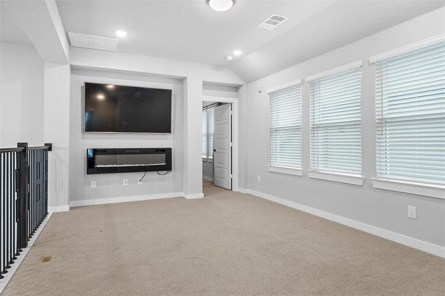 Spacious, unfurnished interior of a new home in Karis, Crowley (Image 21).