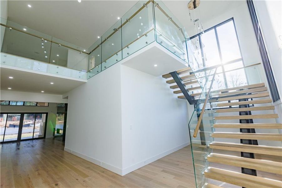 Spacious, unfurnished interior of a new home in , Suwanee (Image 83).