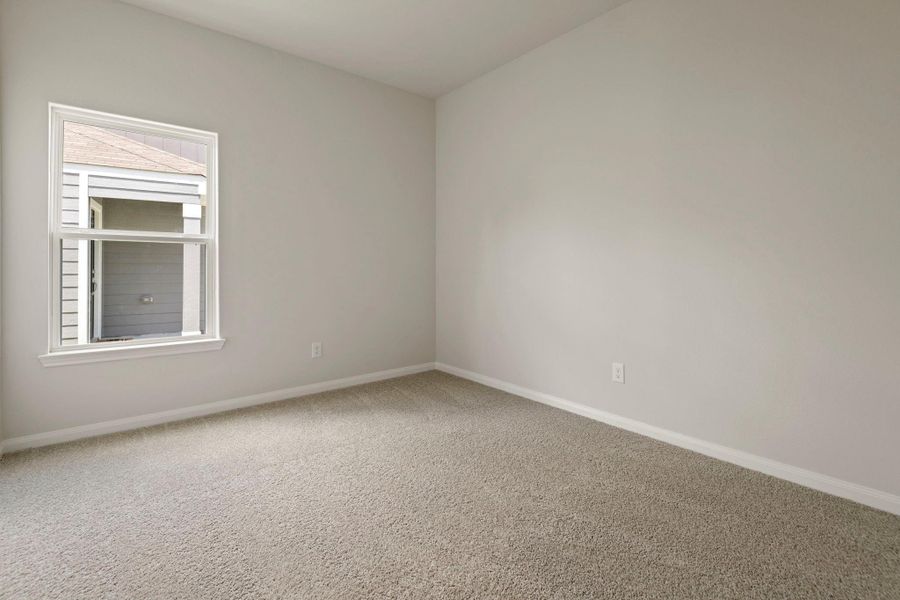 Spacious, unfurnished interior of a new home in Wayside Village, Houston (Image 12).