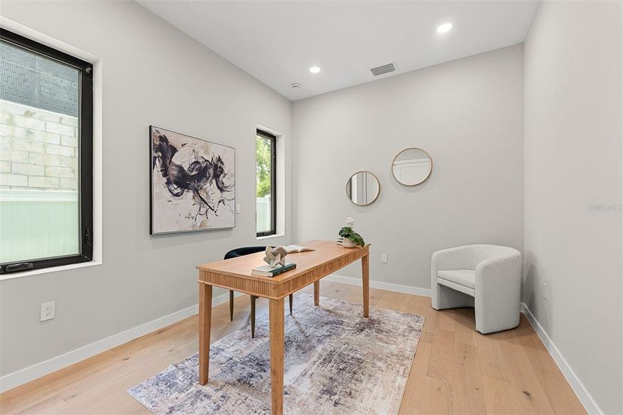 Furnished interior view inside a new home in , Orlando (Image 45).