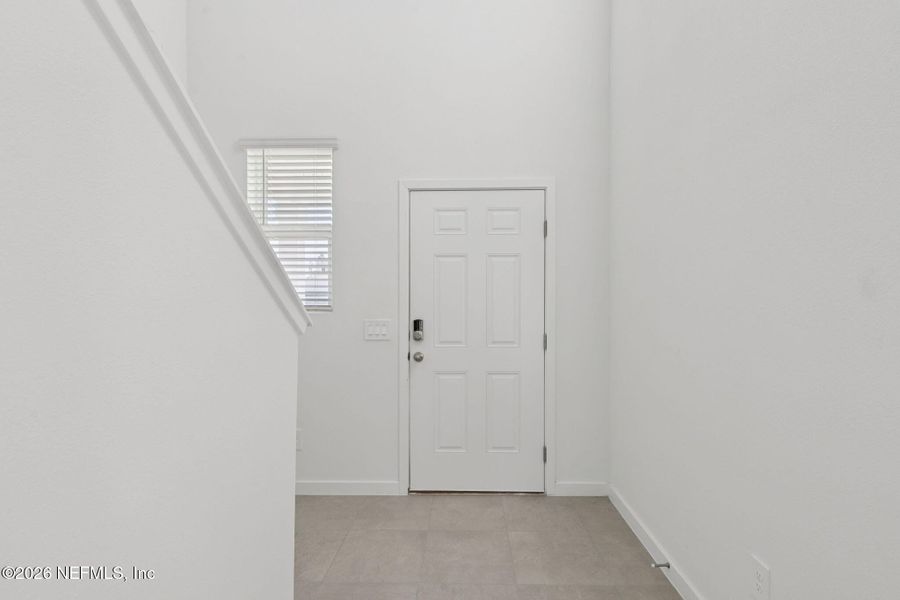 Spacious, unfurnished interior of a new home in Kings Preserve, Jacksonville (Image 15).