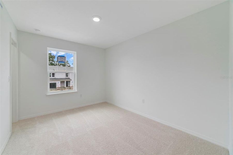 Spacious, unfurnished interior of a new home in Towns at Greenleaf, Oviedo (Image 27).