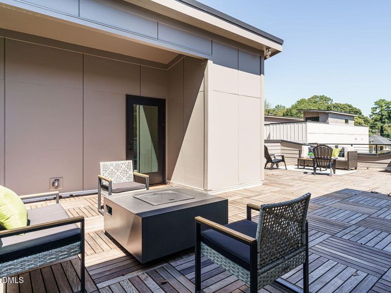 032-1280x960-rooftop-veranda