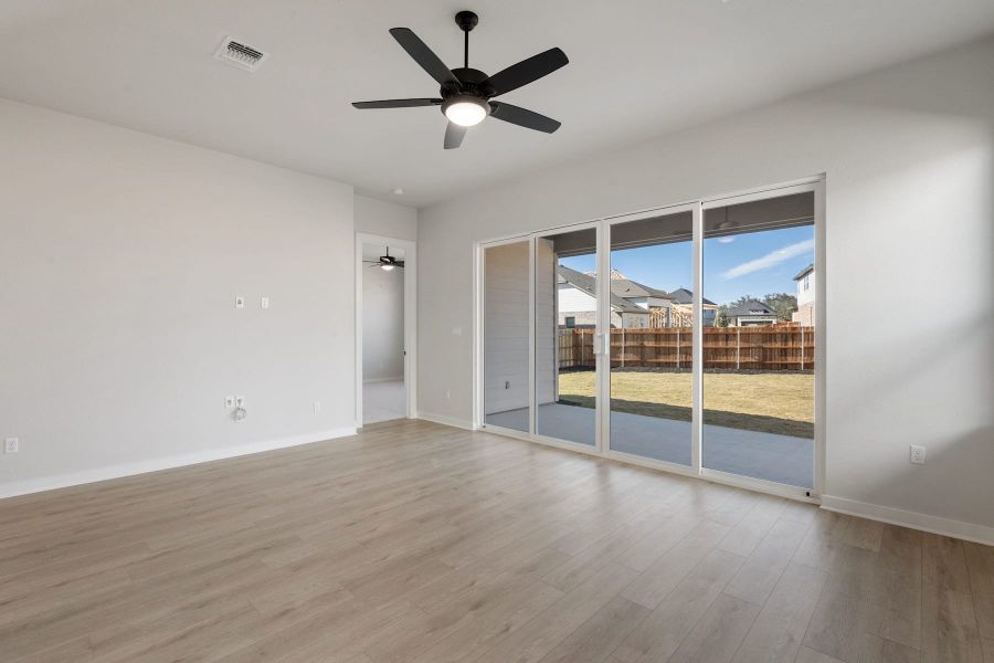Spacious, unfurnished interior of a new home in Heritage, Dripping Springs (Image 18).