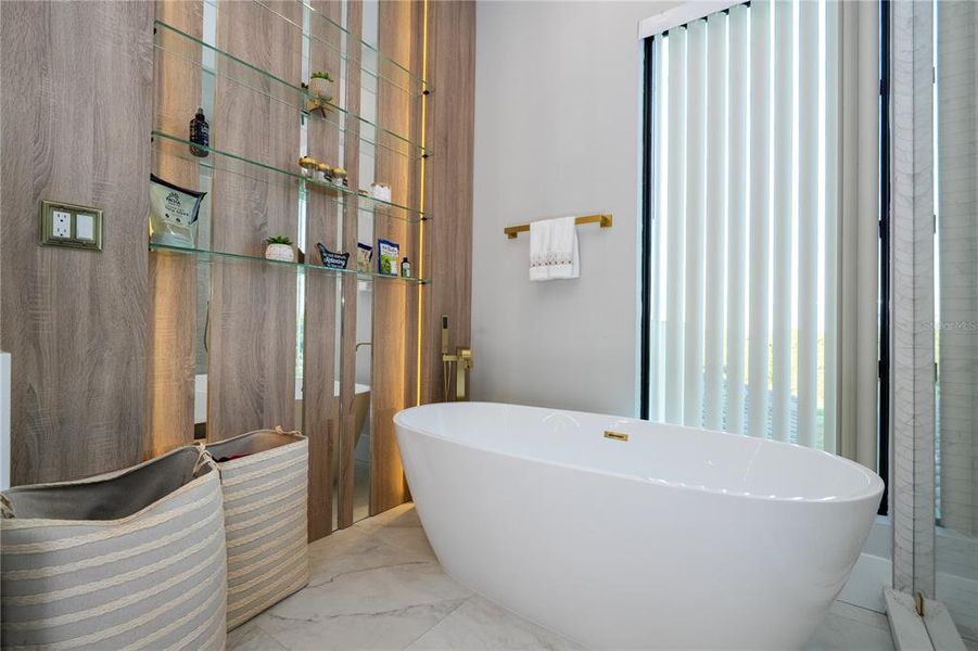 Furnished interior view inside a new home in , Montverde (Image 51).