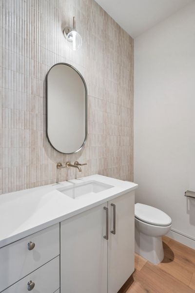 Furnished interior view inside a new home in , Edisto Island (Image 9).