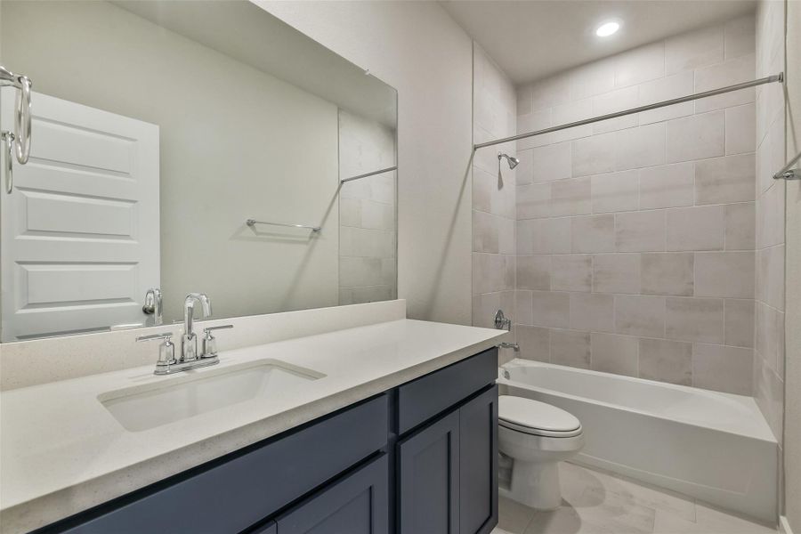 Furnished interior view inside a new home in Summer Place  35', Montgomery (Image 13).