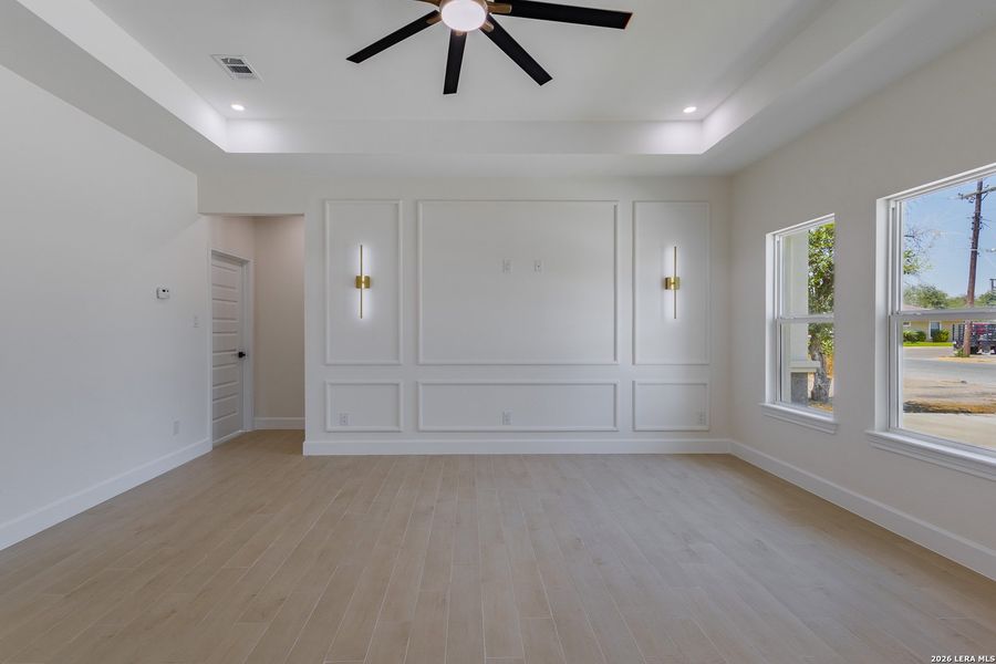 Spacious, unfurnished interior of a new home in , Eagle Pass (Image 24).