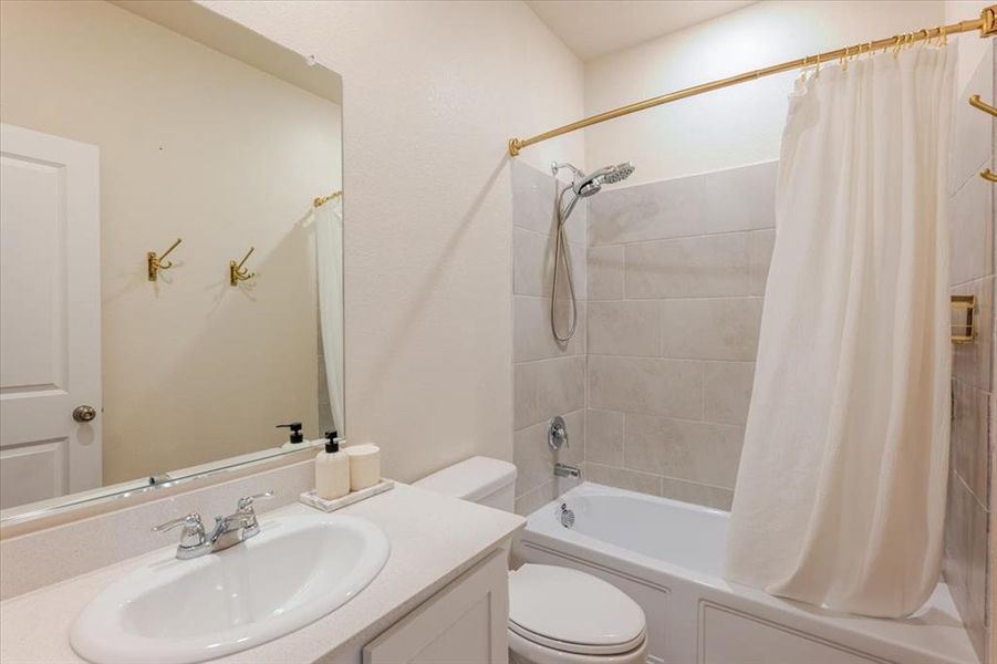 Furnished interior view inside a new home in Azle Grove, Azle (Image 11).