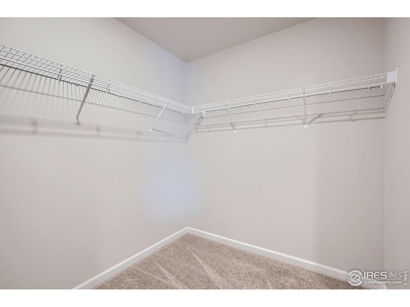 Spacious, unfurnished interior of a new home in Johnstown Village, Johnstown (Image 24).