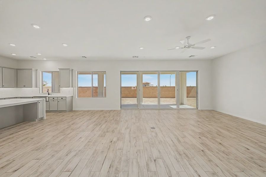 Spacious, unfurnished interior of a new home in Valencia at Granite Vista, Waddell (Image 20). Spacious, unfurnished interior of a new home in Valencia at Granite Vista, Waddell (Image 20).