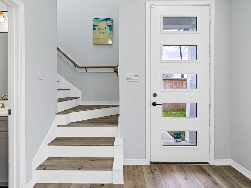Spacious, unfurnished interior of a new home in , Houston (Image 15).