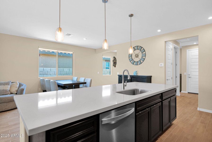 24-web-or-mls-P1279947 24-web-or-mls-P1279947