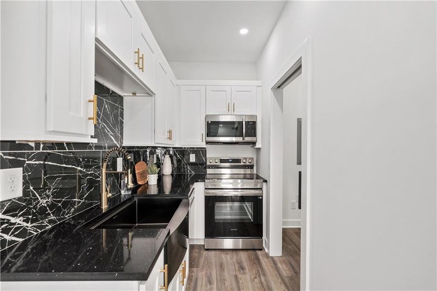 Furnished interior view inside a new home in , Union City (Image 8).