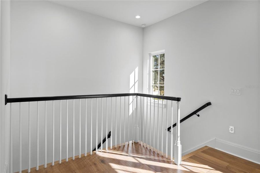 Spacious, unfurnished interior of a new home in , Tampa (Image 24).