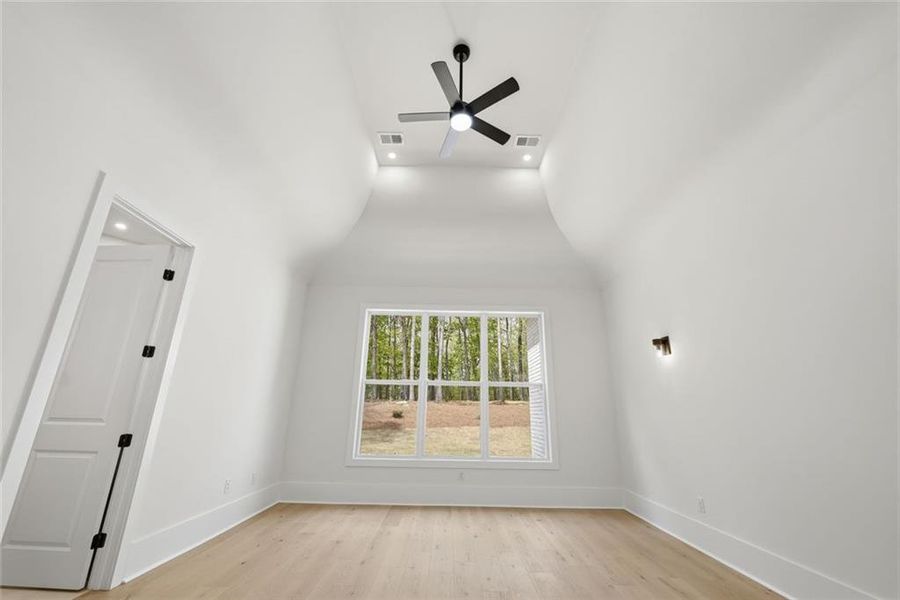 Spacious, unfurnished interior of a new home in , Clermont (Image 40). Spacious, unfurnished interior of a new home in , Clermont (Image 40).