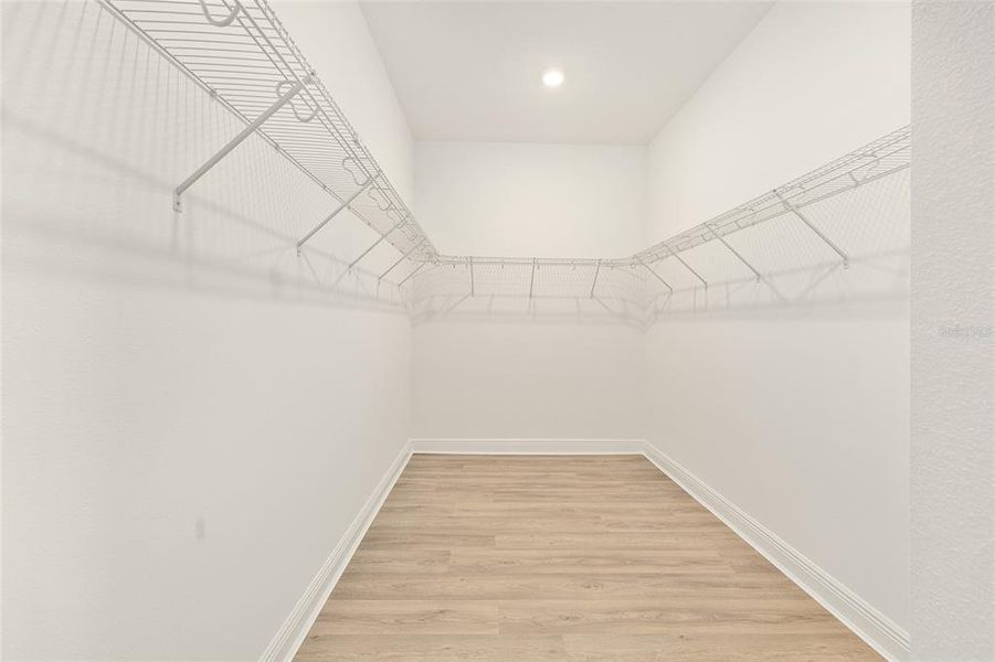 Spacious, unfurnished interior of a new home in , Ocala (Image 44).