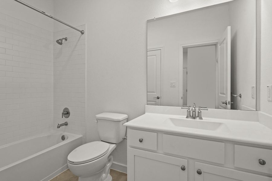 Hall bath (*Photo not of actual home and used for illustration purposes only.)