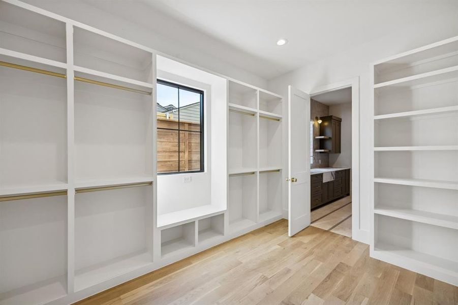 Spacious, unfurnished interior of a new home in , Dallas (Image 20).