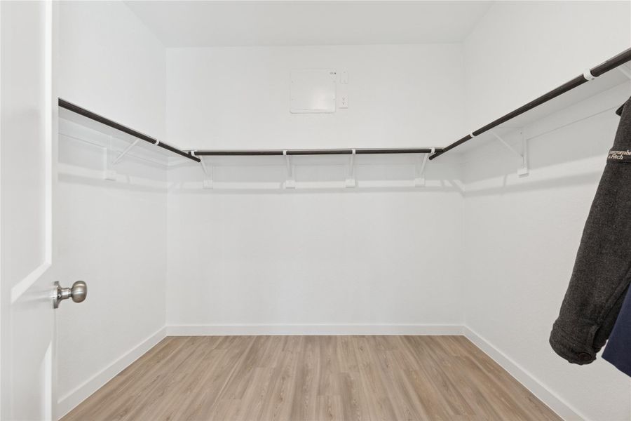 Spacious, unfurnished interior of a new home in , Willis (Image 23).