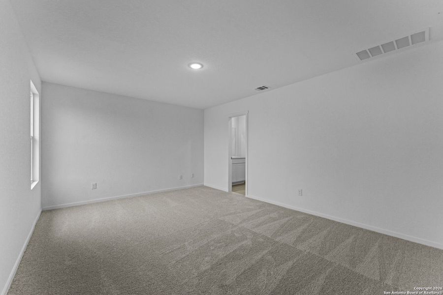 Spacious, unfurnished interior of a new home in , New Braunfels (Image 15).