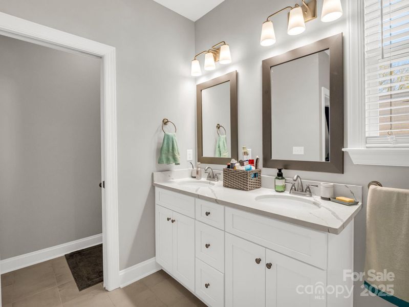 Furnished interior view inside a new home in , Gaffney (Image 10).