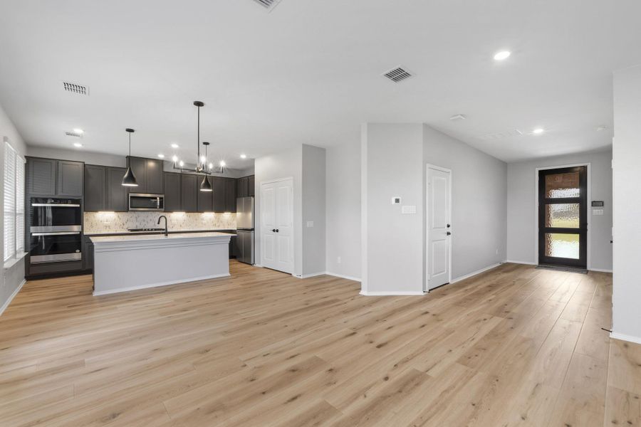 Spacious, unfurnished interior of a new home in River Bluff, Leander (Image 19). Spacious, unfurnished interior of a new home in River Bluff, Leander (Image 19).