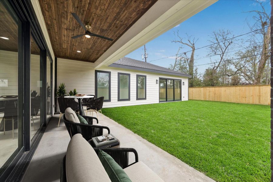 Photo has been virtually staged.