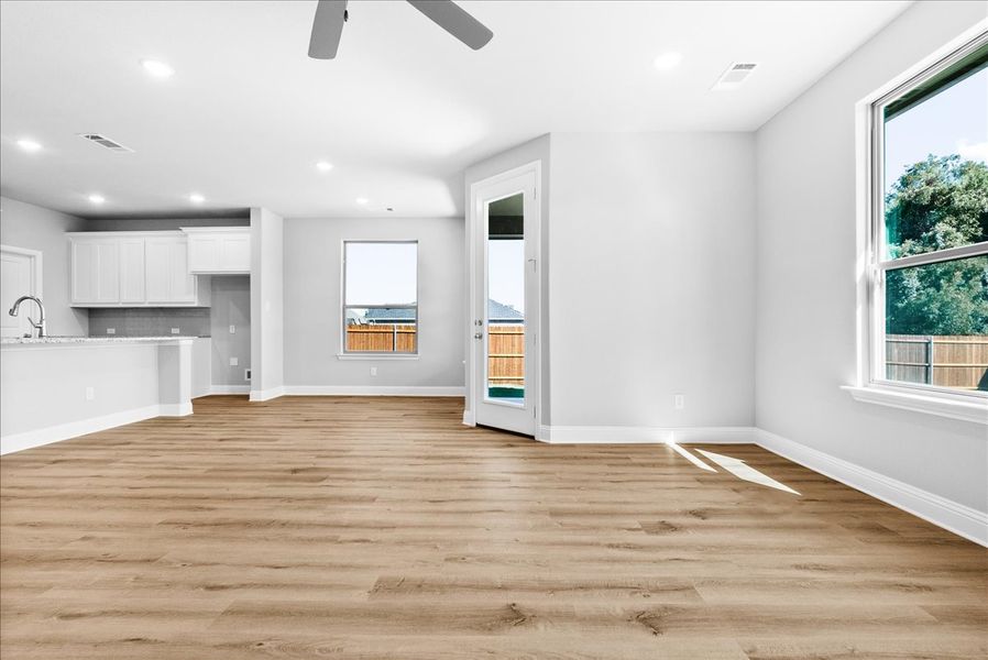 Representative unfurnished interior of a home built from the The Bradford by Doug Parr Custom Homes in Fair Oaks, Runaway Bay (Image 23). Representative unfurnished interior of a home built from the The Bradford by Doug Parr Custom Homes in Fair Oaks, Runaway Bay (Image 23).