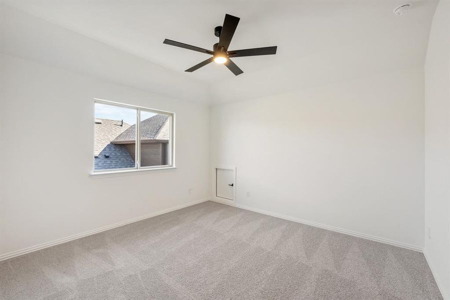 Spacious, unfurnished interior of a new home in Willow Wood Classic 50, McKinney (Image 33).